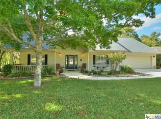 637 Riverside Dr, New Braunfels, TX 78130