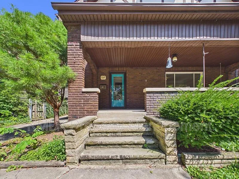 5 bed, 3.5 bath, 2528 sqft, $2,000 — Photo 3