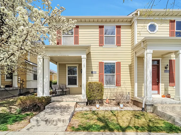 4911 W Calton Ln — Photo 3