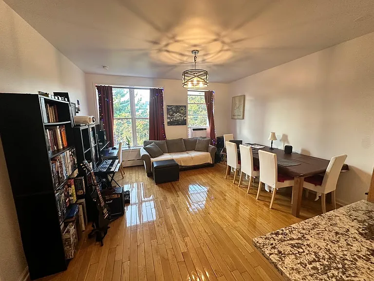 157 Green St #3R — Photo 4