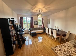 157 Green St APT 4B, Brooklyn, NY 11222