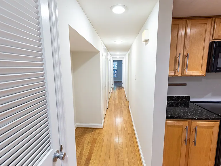1350 Kenyon St NW — Photo 10