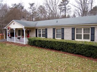 219 Spring Lake Ct, Blairs, VA 24527