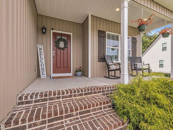 2nd image of 214 Eastview Cove Dr