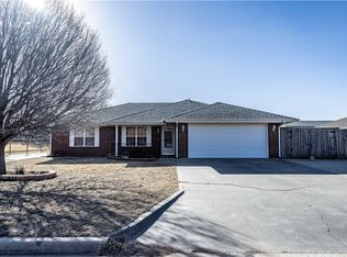 2008 Lynn Ln, Weatherford, OK 73096