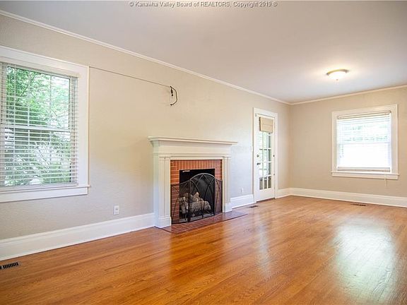 5th image of 4402 Staunton Ave SE