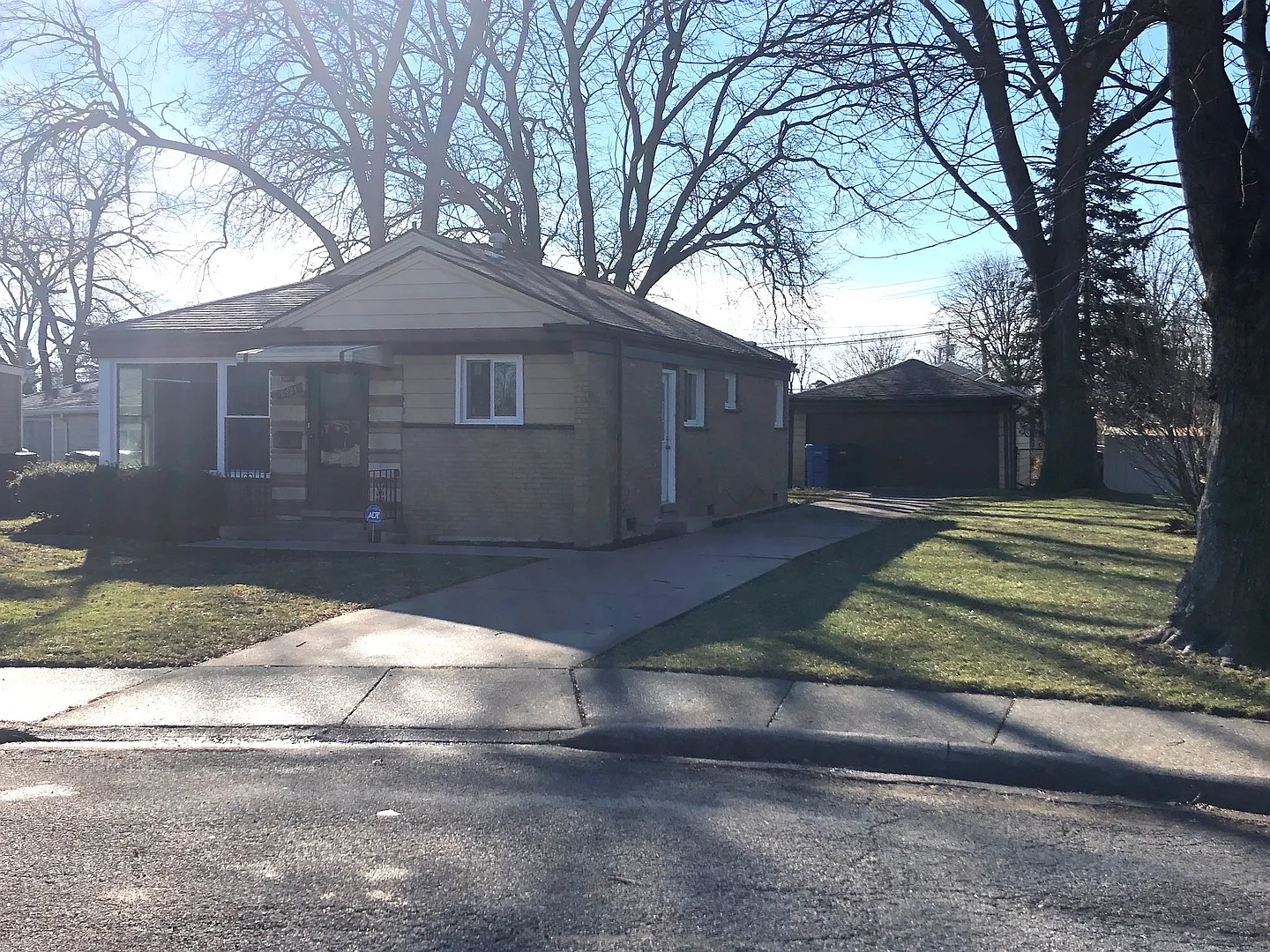 8424 S Knox Ave photo 1