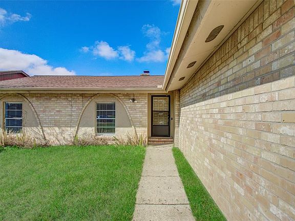 3rd image of 10514 Townhall Ln