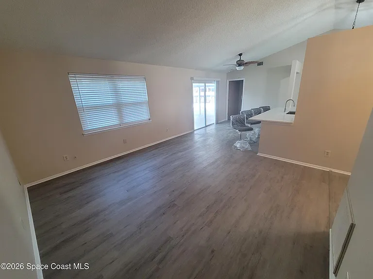 782 Simon St SE — Photo 29