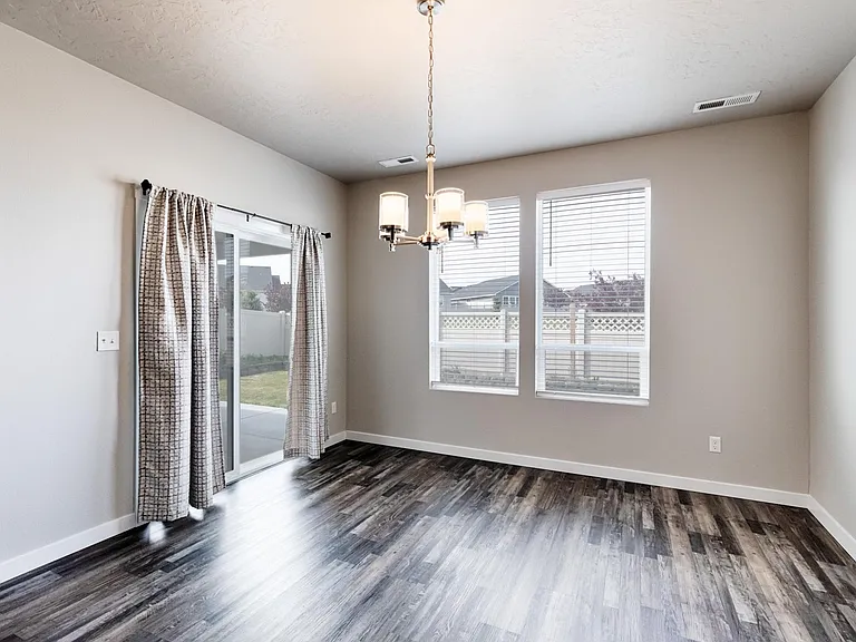 1935 W Heavy Timber Dr — Photo 17
