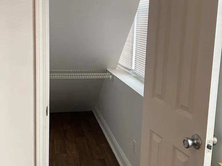 211 W State St #4 — Photo 5