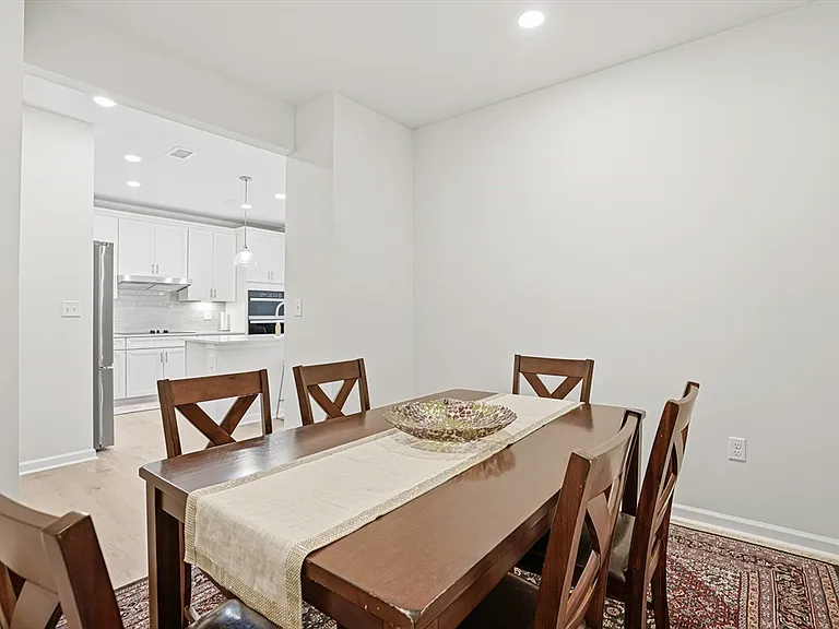 4 Winslow Ln #410 — Photo 14