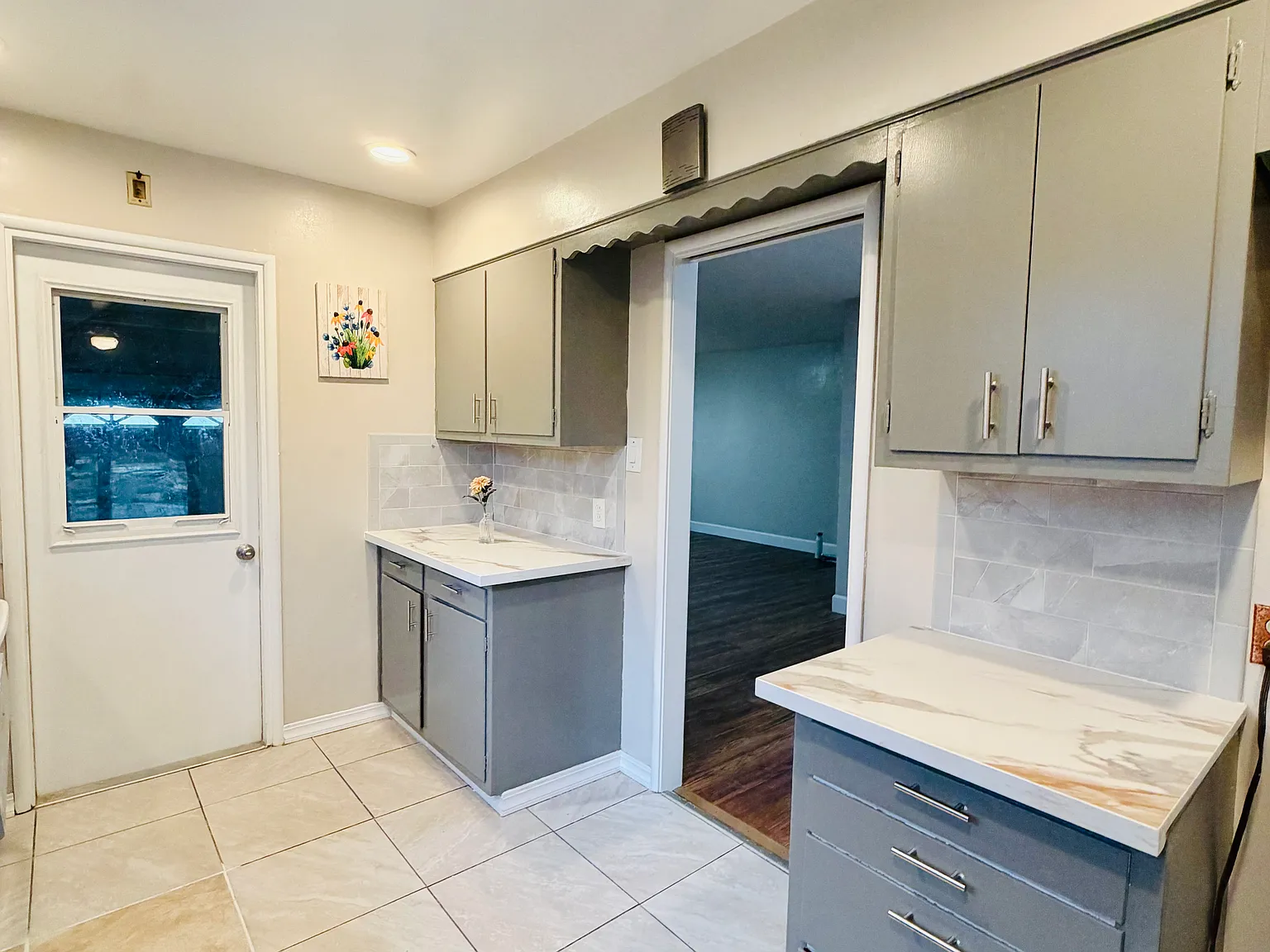 4 bed, 1803 sqft, $4,547 — Photo 4