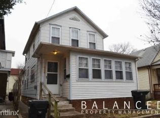 905 SW 5th St, Topeka, KS 66606