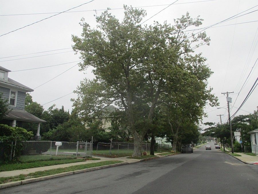2nd image of 140 W Adams Ave