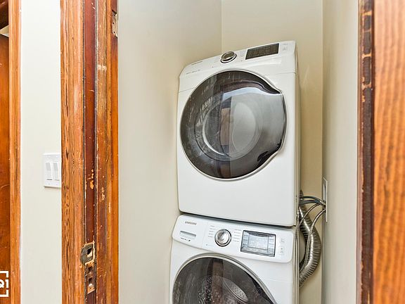 3rd image of 3237 N Kedzie Ave #1