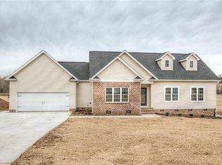 237 Brentwood Dr, Maiden, NC 28650