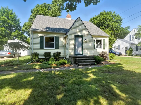 425 N Linden St, Marshall, MI 49068