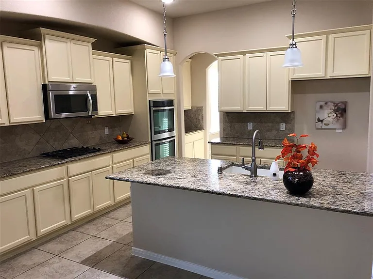 4827 Terrance Fall Dr — Photo 5