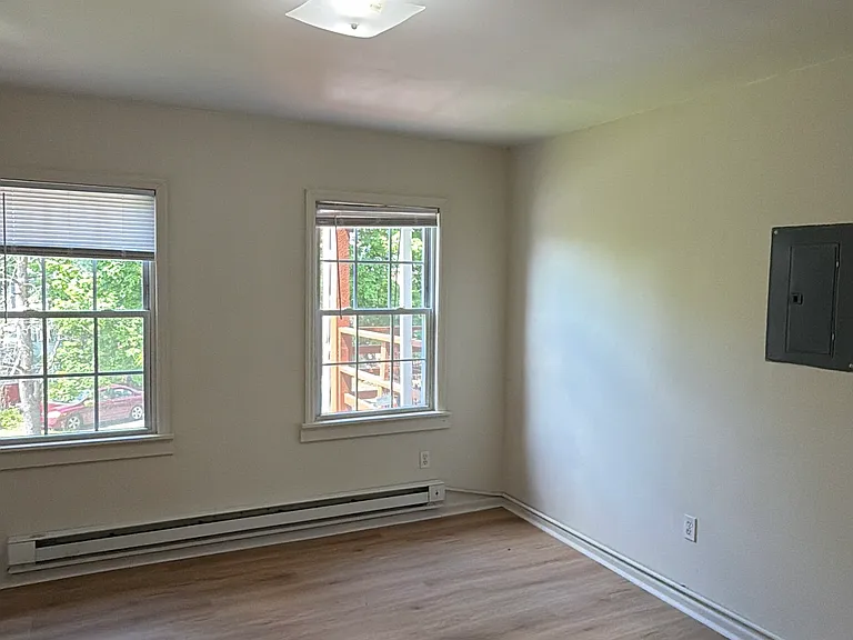 109 Jackson Ave #D — Photo 11