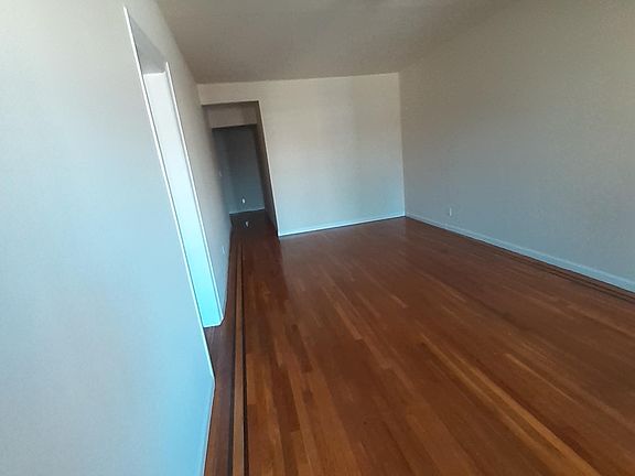 5th image of 1019 E 225th St