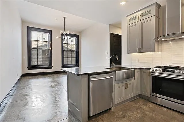 419 Carondelet St #305 — Photo 4