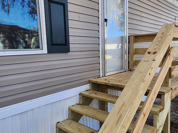 2nd image of 404 Warren St #Co200