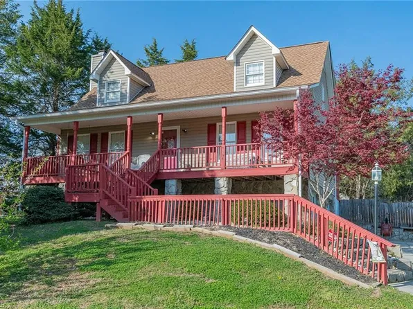 6004 Stone Bluff Dr, Clemmons, NC 27012