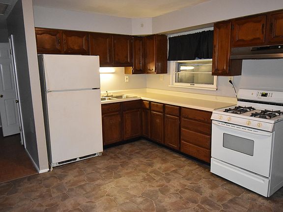 2nd image of 8513 Steve Ave