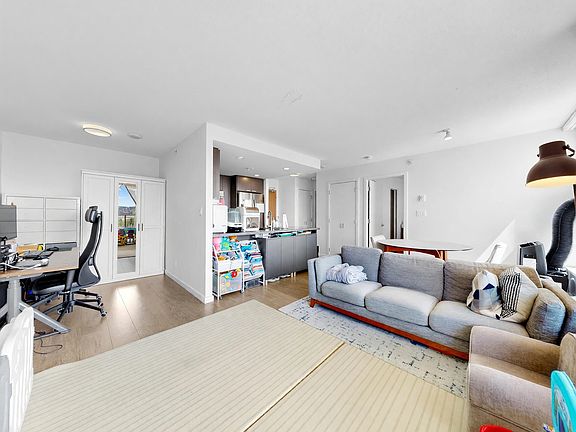 2nd image of 2232 Douglas Rd #1802