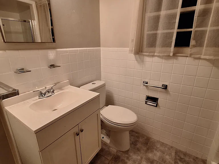 1513 Yorktown Dr — Photo 9