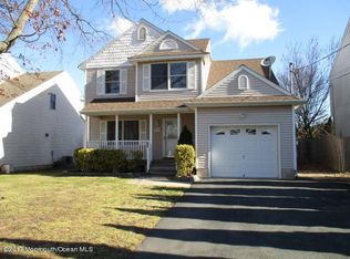 1624 Oak Glen Rd, Toms River, NJ 08753