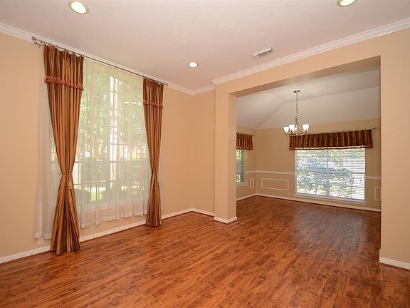 5th image of 3218 Serene Oak Dr