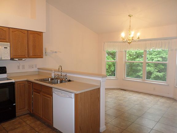 4th image of 3819 Southern Manor Dr