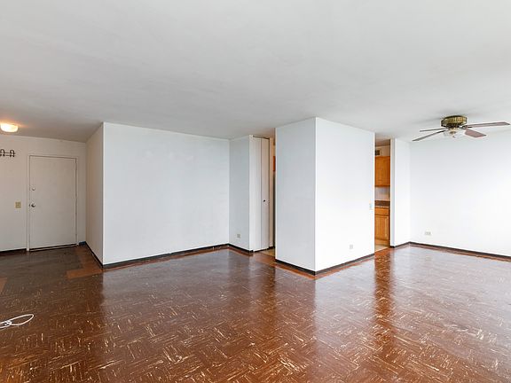 4th image of 4850 S Lake Park Ave #1804