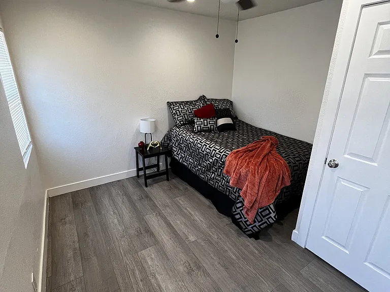 4518 3/4 S Normandie Ave #3/4 — Photo 5