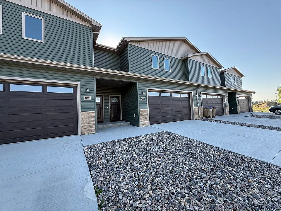 4011 Crossing St SW