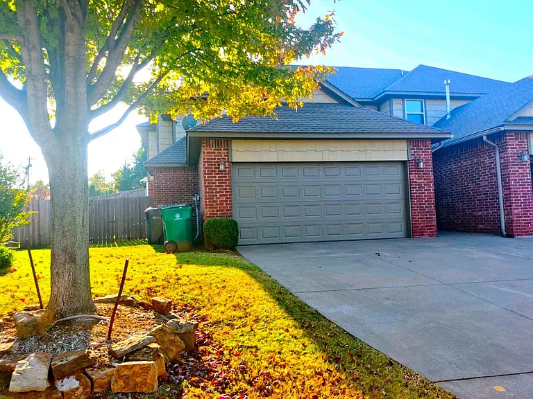 13705 & 13707 Oxford Dr — Photo 2