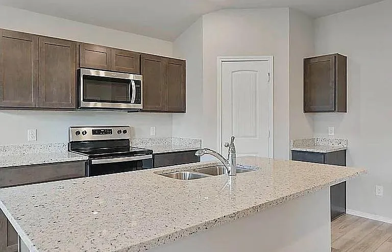 3 bed, 2.0 bath, 1263 sqft, $1,850 — Photo 4