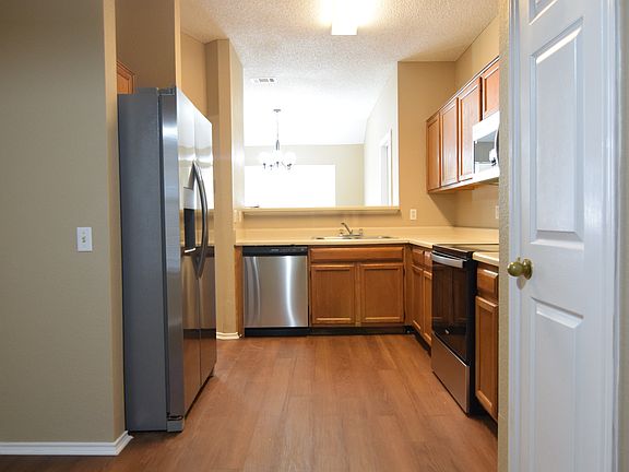 5th image of 5002 Parkwood Dr