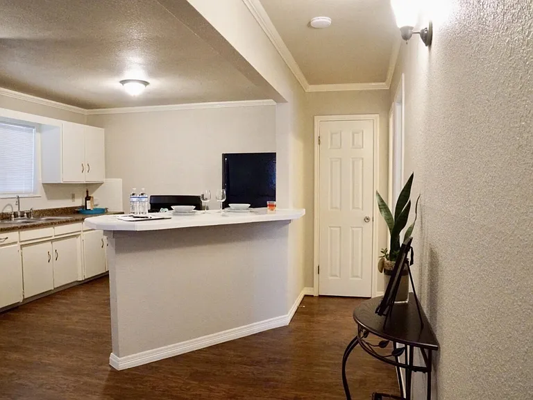 1129 Shadwell Dr #2 — Photo 6