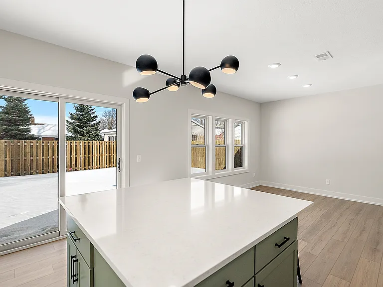 581 S Shore Dr — Photo 7
