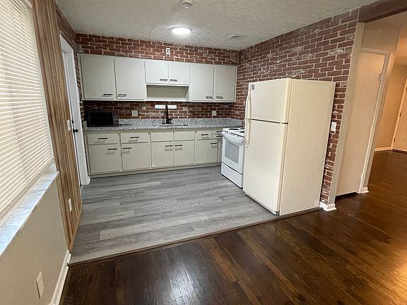 4th image of 3005 Aquadale Ln
