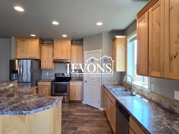 106 Golding St, Moxee, WA 98936