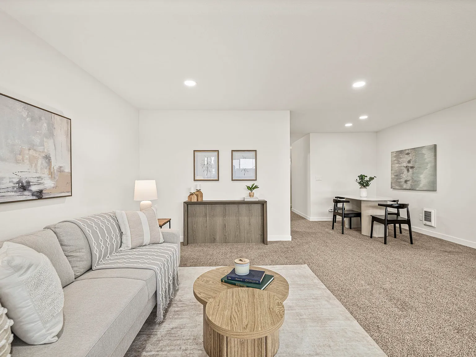 1 bed, 800 sqft, $1,900 — Photo 2