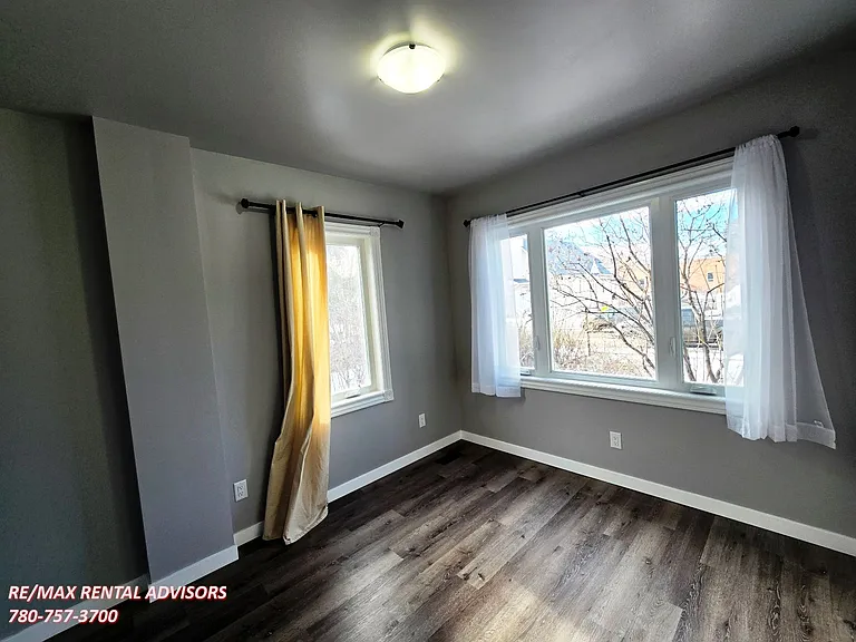 10915 96th St NW #UPPER — Photo 7