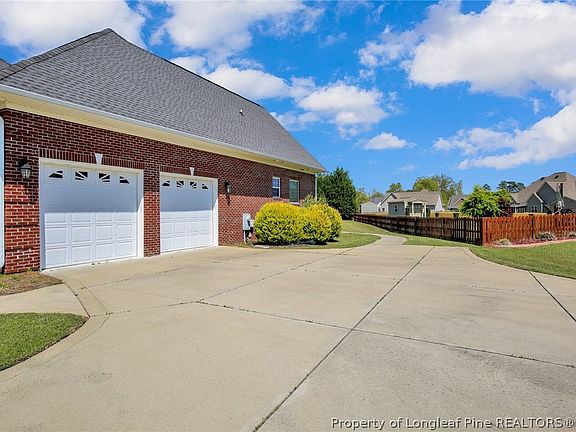 5th image of 151 Cheswick Dr