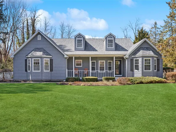 14 Cedar Street, Moriches, NY 11955