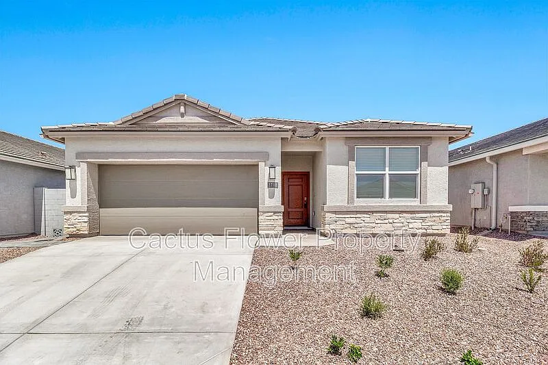 4 bed, 2.5 bath, 1854 sqft, $2,395 — Photo 1