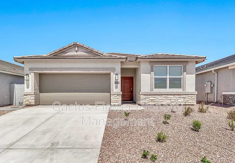 1718 W Sombra Ave — Photo 1